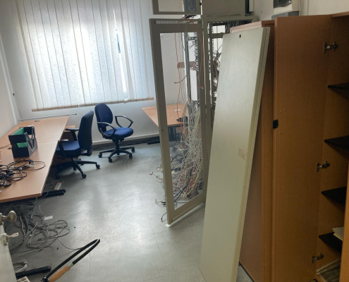 Irodai lomtalanítás előtte referencia kép